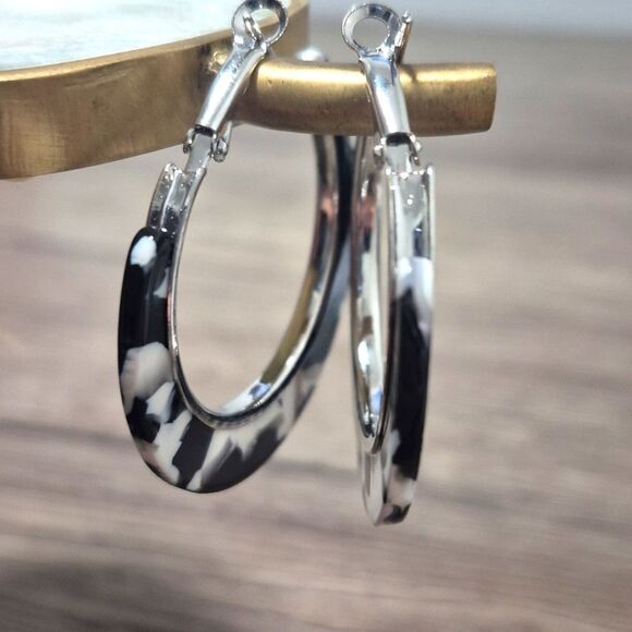 💲6️⃣ Bundled ✔️Casual Fun Hoops Black White Speckled  Earrings 2" - Picture 7 of 7
